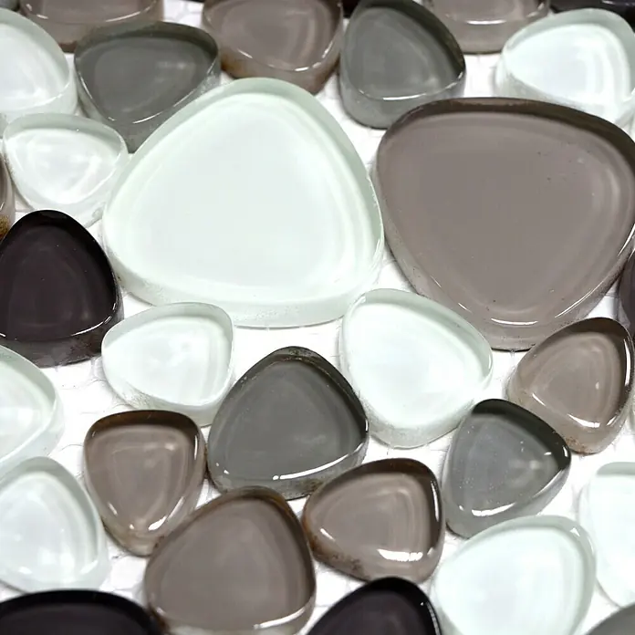 Mosaikfliese Kiesel Crystal Mix XCM PG66 - 29,9 x 29,9 cm, Braun/Beige/Weiß, Glänzend - Detailaufnahme