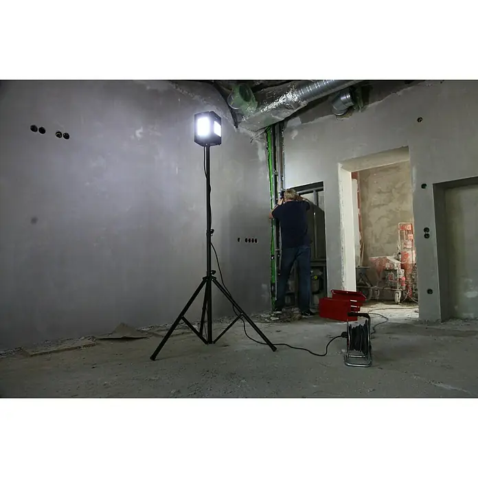 Profi Depot LED reflektor - Crne boje, Sa stativom, 50 W, IP54 - Pogled sprijeda