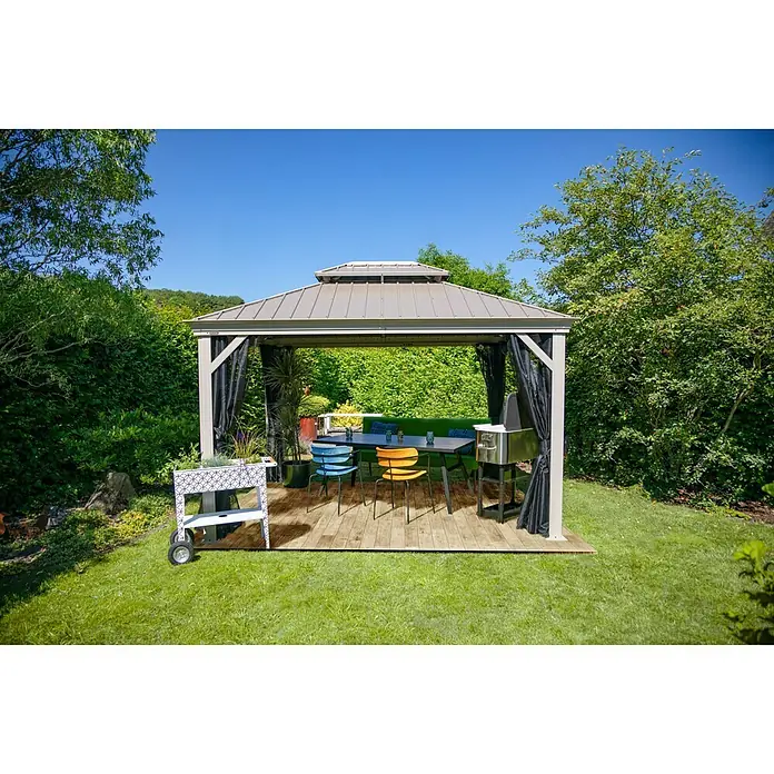 Sojag Pavillon Messina - L x B: 483 x 363 cm, Champagner, Walmdach - Stimmungsaufnahme
