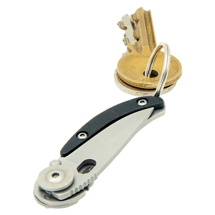 True Utility Cúter universal Skeletonknife - Longitud de la hoja: 40 mm, Acero inoxidable 420 - Producto en uso