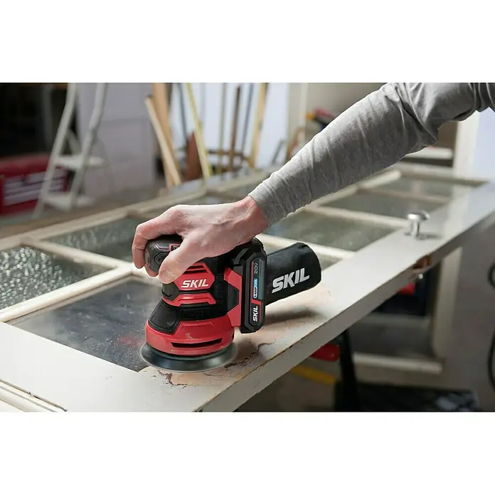 Skil Energy Platform Akku-Exzenterschleifer 3745 CA - 18 V, Ohne Akku, Durchmesser Schleifteller: 125 mm - Anwendungsbeispiel