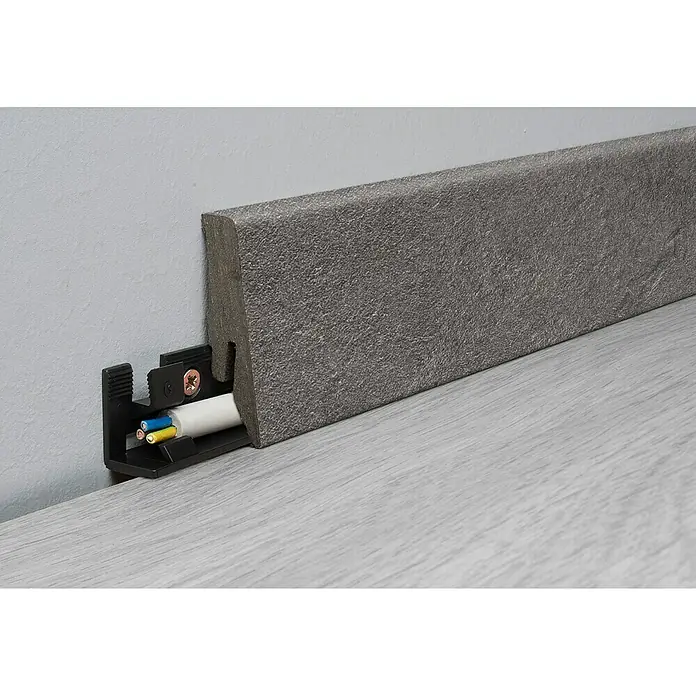 LOGOCLIC Aquaprotect Sockelleiste K58 Pure - 2,6 m x 18 mm x 58 mm, Gerade - Detailaufnahme