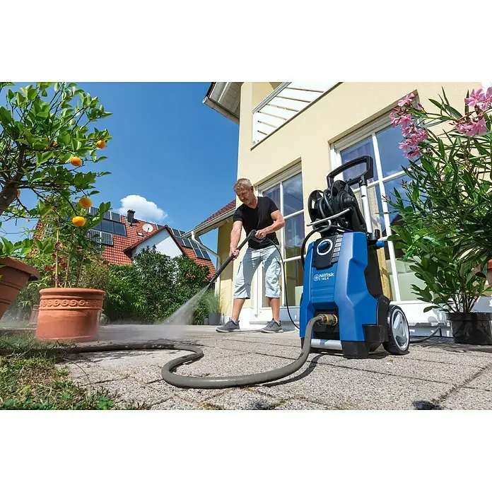 Nilfisk Hochdruckreiniger E 145.4-9 Power X-Tra - 2.100 W, 145 bar, Fördermenge: 420 - 500 l/h