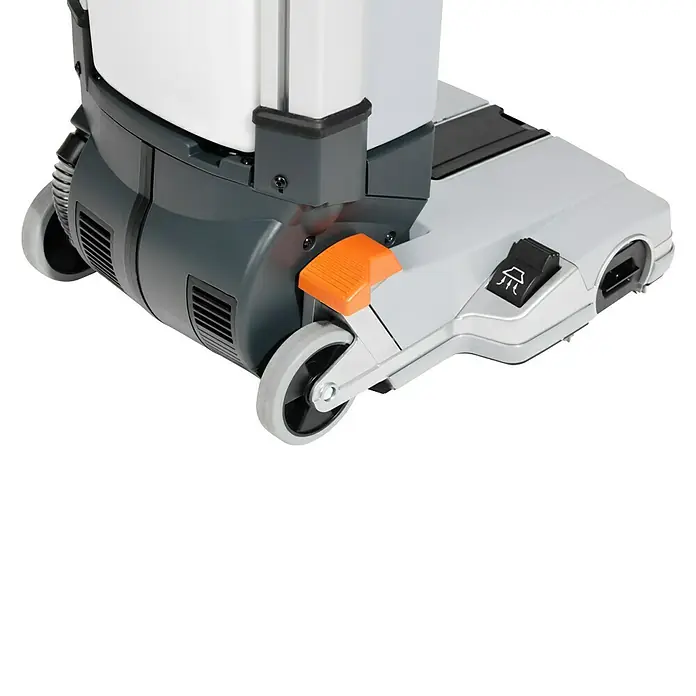 Nilfisk Scheuersaugmaschine SC 100 E - 800 W, Arbeitsbreite: 310 mm, Flächenleistung: 310 m²/h - Detailaufnahme