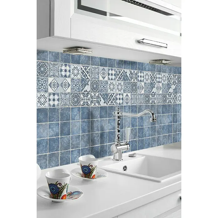 Pavimento hidráulico Ágora - 33,3 x 33,3 cm, Azul/Blanco, Mate - Foto ambiente