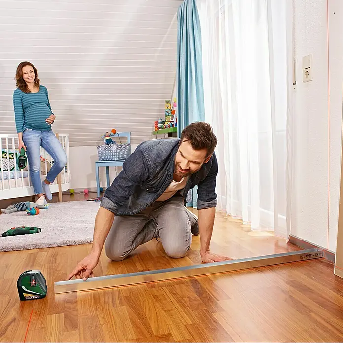 Bosch Kreuzlinienlaser Universal Level 3 - Max. Arbeitsbereich: 10 m, Mit Stativ - Anwendungsbeispiel