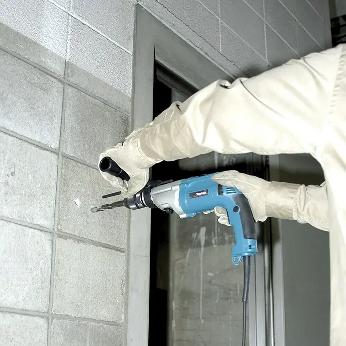 Makita Schlagbohrmaschine HP2071J - 1.100 W, Leerlaufdrehzahl: 0 U/min - 2.900 U/min - Anwendungsbeispiel