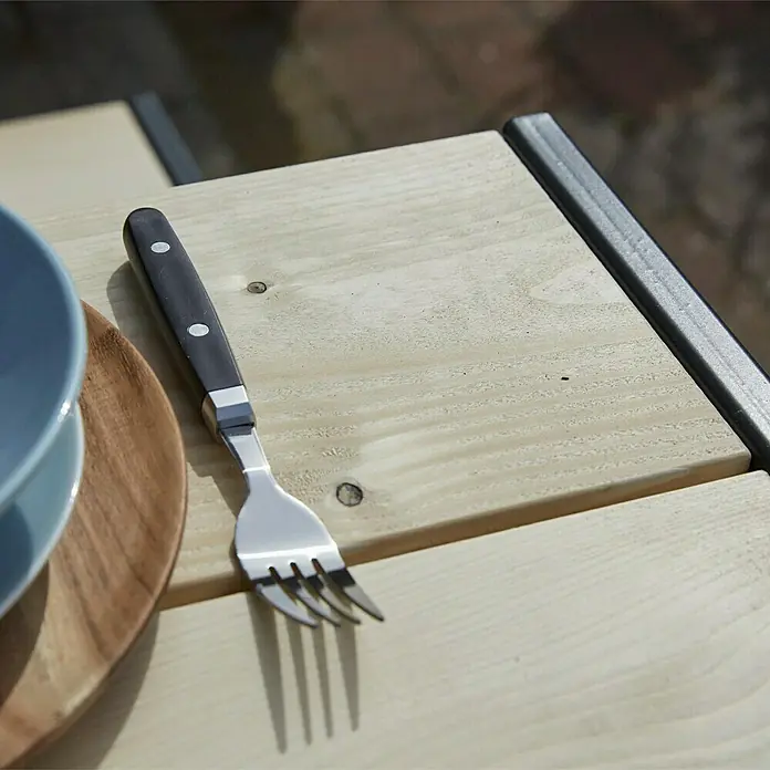 Plus Gartentisch Funkis - Holz, 103 x 74 cm - Detailaufnahme