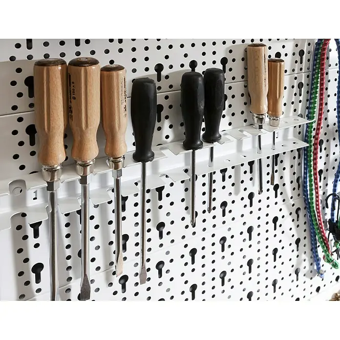 Element System Classic Lochwand-Set Organizer 1 - 2 x Stahllochplatten 80 x 20 cm, 2 x Wandschienen 50 cm, 18 verschiedene Werkzeughalter, Montagematerial, 28 -tlg. - Detailaufnahme