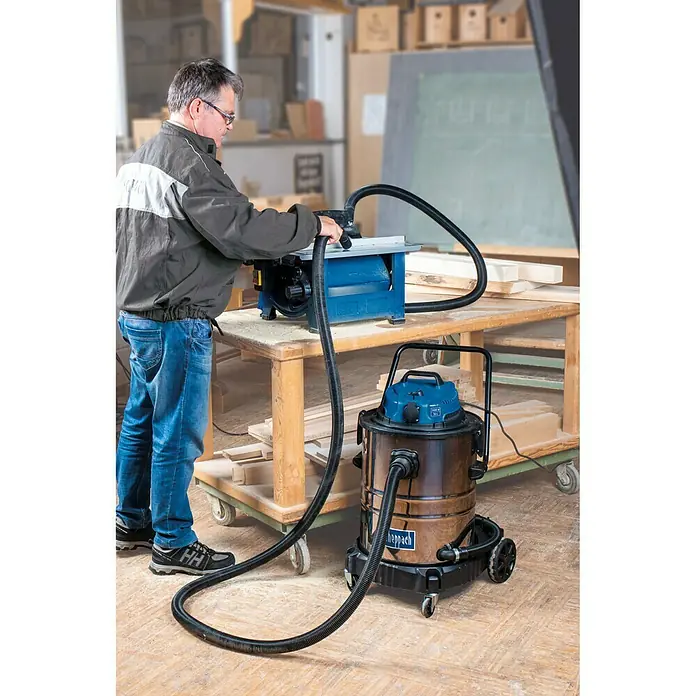 Scheppach Nass-Trockensauger ASP 50-ES - 1.400 W, 50 l - Anwendungsbeispiel