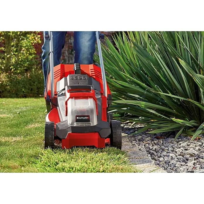 Einhell Power X-Change Akumulatorska kosilica GE-CM 18/30 Li - 18 V, Litij-ionska, 3 Ah, 1 baterija, Širina reza: 30 cm - Proizvod u upotrebi