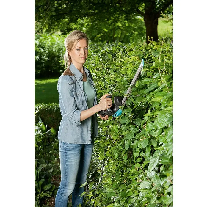 Gardena Električne škare za živicu Easy Cut 420/45 - 420 W, Duljina reza: 43 cm, Debljina reza: 18 mm