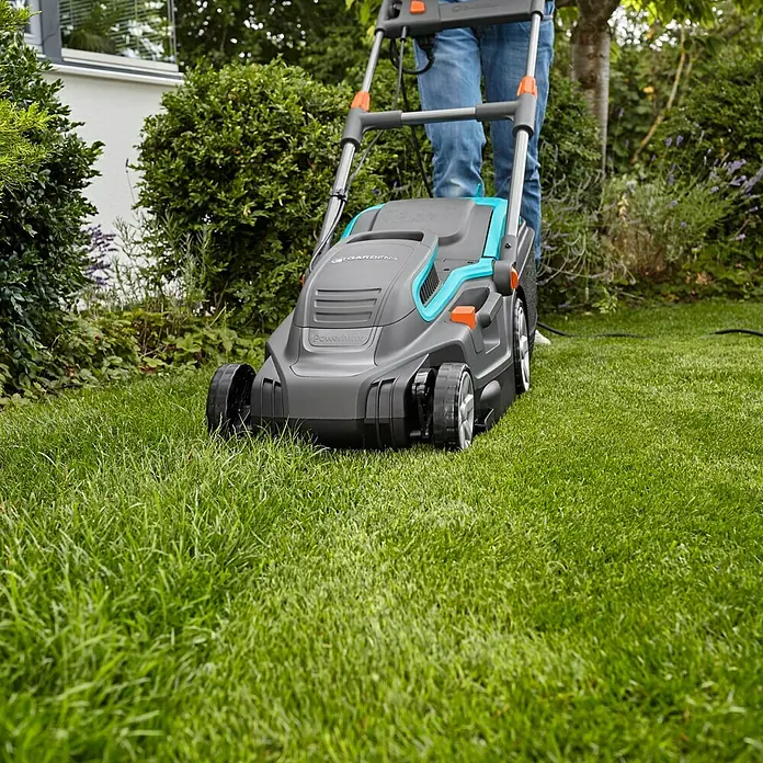 Gardena Električna kosilica PowerMax 37 E - 1.600 W, Širina reza: 37 cm - Proizvod u upotrebi
