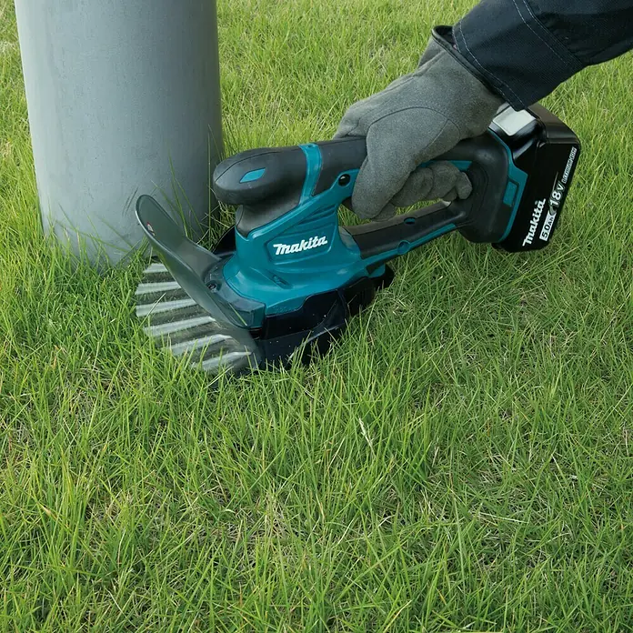 Makita Akku-Gras- & Strauchschere DUM604ZX - 18 V, Li-Ionen, Ohne Akku, Messerbreite: 16 cm - Vorderansicht