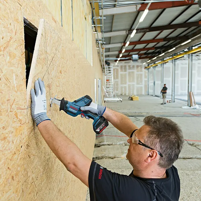 Bosch Professional Akumulatorska sabljasta pila GSA 18 V-LI C - 18 V, Litij-ionska, Bez akumulatora, Broj udaraca u praznom hodu: 0 - 2.700 podizaja/min