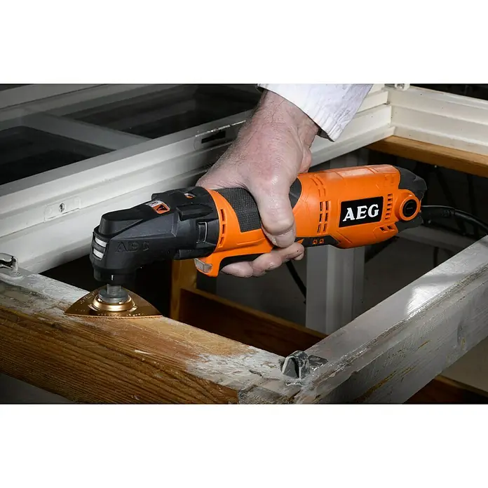 AEG Powertools Multifunktionswerkzeug OMNI 300 - 300 W, Leerlaufschwingzahl: 20.000 U/min - Vorderansicht