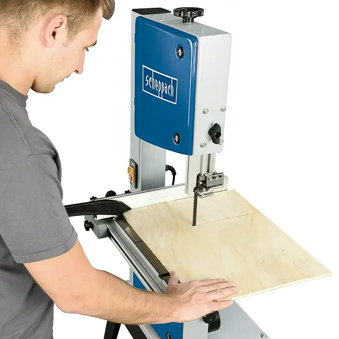 Scheppach Bandsäge HBS 300 - Untergestell, 750 W, Durchlasshöhe: 0 - 175 mm, Durchlassbreite: 305 mm - Anwendungsbeispiel