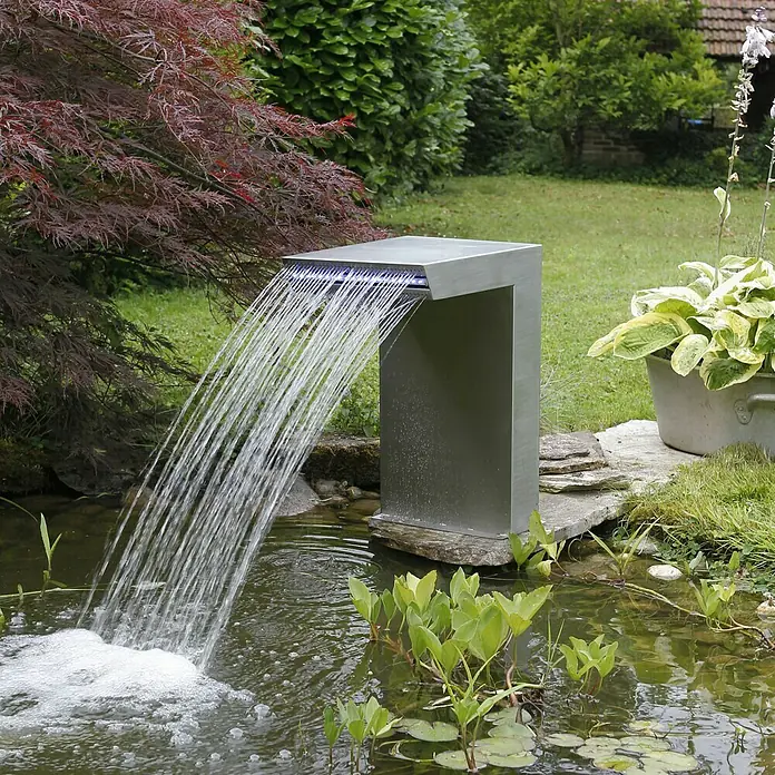 Ubbink Einbau-Wasserfall Straight - 42 x 30 x 54 cm, Edelstahl, Leuchtmittel: LED - Stimmungsaufnahme