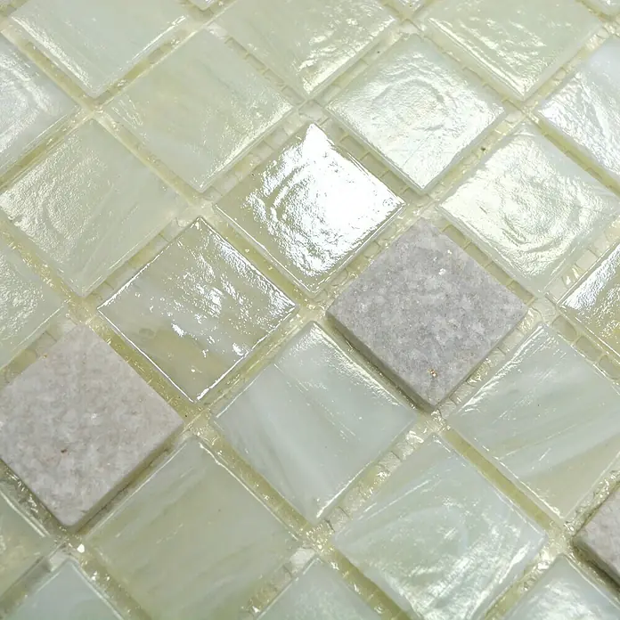 Mosaikfliese Quadrat Crystal Mix XCR 2503 - 30,2 x 30,2 cm, Weiß, Glänzend - Detailaufnahme