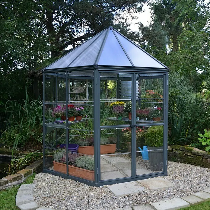 Palram – Canopia Gewächshaus Oasis - 2,47 x 2,13 x 2,66 m, Glasstärke: 6 mm, Polycarbonat - Stimmungsaufnahme