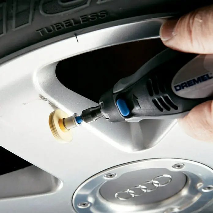 Dremel EZ SpeedClic Disco textil para pulir - Diámetro de trabajo: 25 mm - Producto en uso