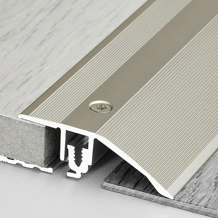 LOGOCLIC Anpassprofil 221 - Sahara, 2,7 m x 44 mm, Montageart: Schrauben - Detailaufnahme