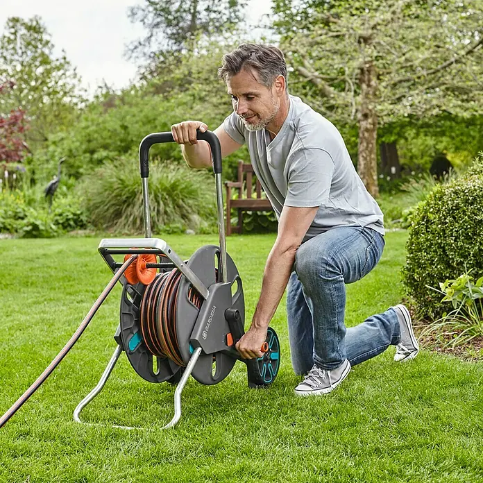 Gardena Kolica za vrtno crijevo CleverRoll L Easy - Plastika/metal, Kapacitet crijeva: 100 m, 13 mm (½″) - Proizvod u upotrebi
