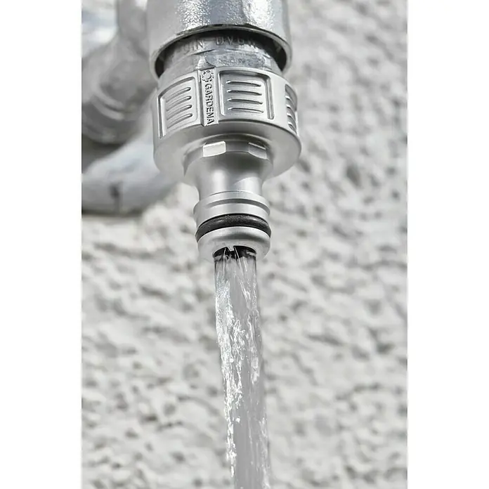 Gardena Hahnstück - Gewindegröße Wasserhahn: 26,5 mm (G 3/4“) - Anwendungsbeispiel