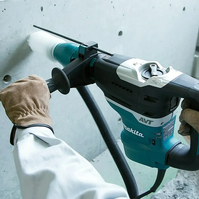 Makita Kombihammer HR4013C - 1.100 W, 250 U/min - 500 U/min, Einzelschlagstärke: 8 J - Anwendungsbeispiel