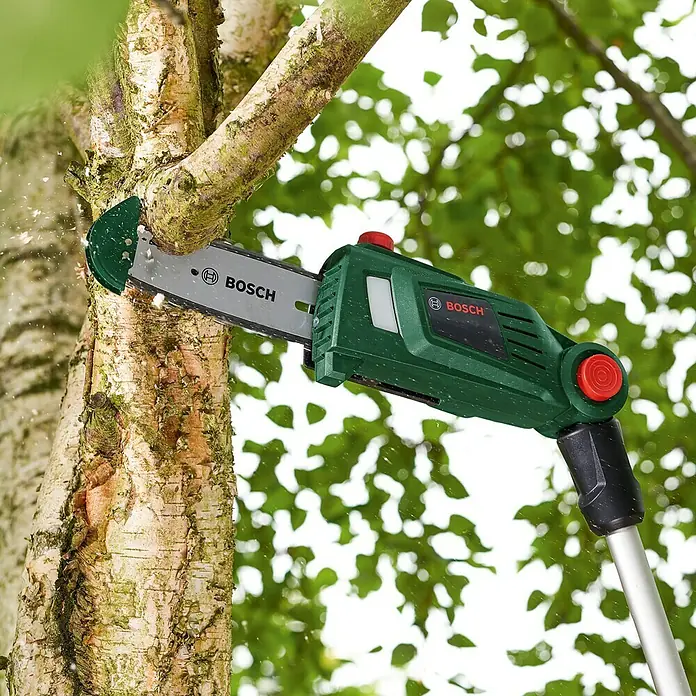 Bosch 18 V Power for All Akku-Hochentaster UniversalChainPole 18 - 18 V, Li-Ionen, Ohne Akku - Anwendungsbeispiel