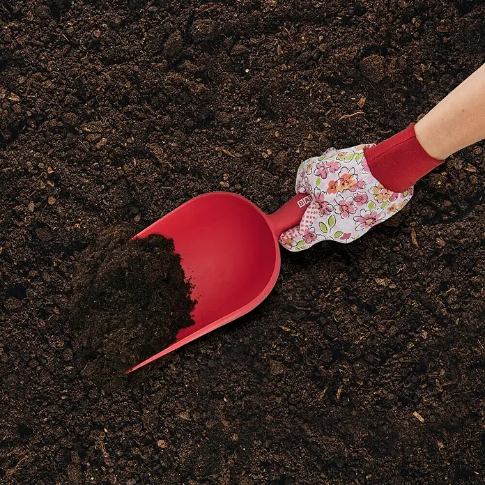 BAUHAUS Schaufel XXL - 12 cm, Rot - Anwendungsbeispiel
