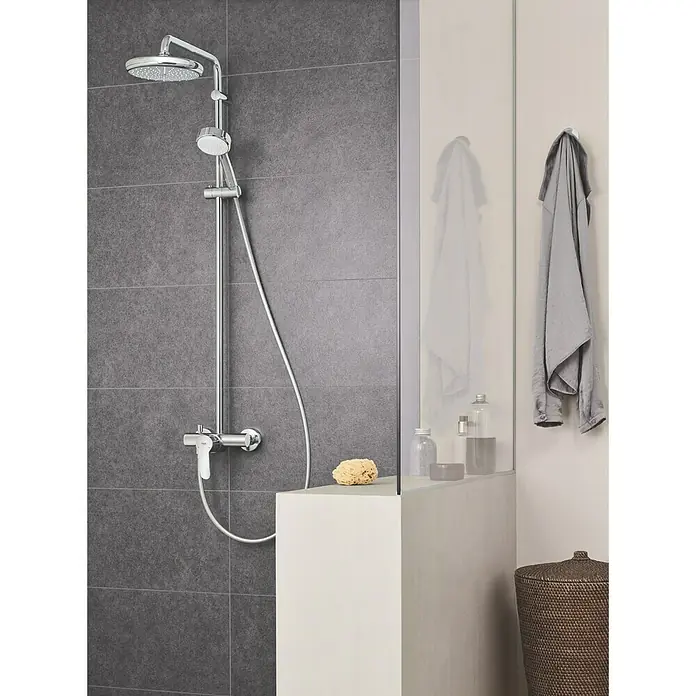 Grohe Duschsystem Tempesta Cosmopolitan - Mit Einhebelmischer, Lochabstand: 101,1 cm, Anzahl Strahlarten: 2 Stk., Chrom - Stimmungsaufnahme