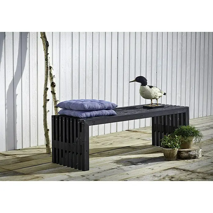 Plus Gartenbank Rustik - L x B x H: 138 x 49 x 45 cm, Holz, Schwarz - Stimmungsaufnahme