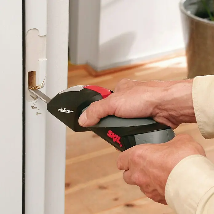 Skil Rascador 7710 AA - 28,8 x 6,8 cm - Producto en uso