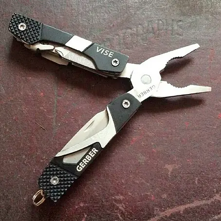 Gerber  Multiherramienta plegable