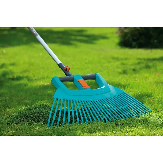 Gardena Combisystem Lepezasta metla XXL Vario - Bez drške - Proizvod u upotrebi