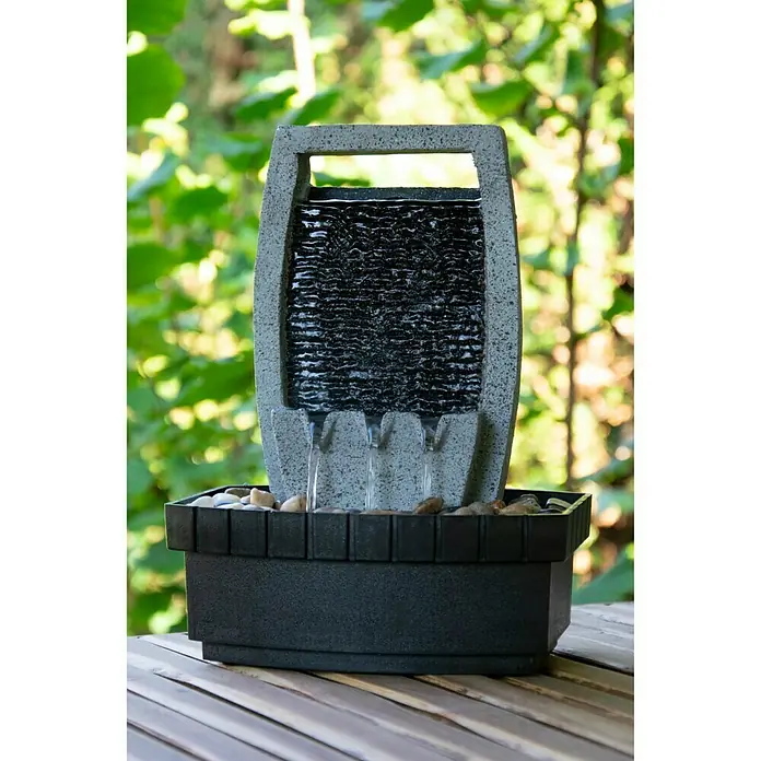 Dobar Kunststeinbrunnen - 20,5 x 16,5 x 28 cm - Stimmungsaufnahme