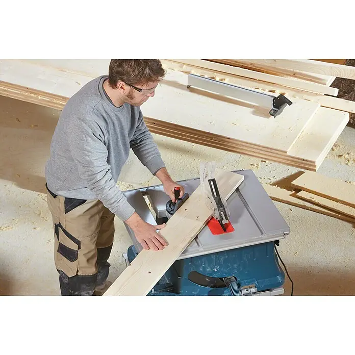 Bosch Professional Tischkreissäge GTS 635-216 - 1.600 W, Durchmesser Sägeblatt: 216 mm, Ohne Untergestell - Anwendungsbeispiel