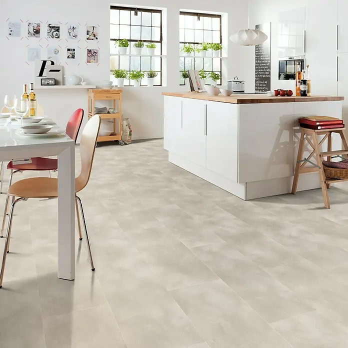 Living by Haro Designboden HydroStar Finca Beton Hellgrau - 631 x 313 x 6,5 mm, Steinoptik - Stimmungsaufnahme