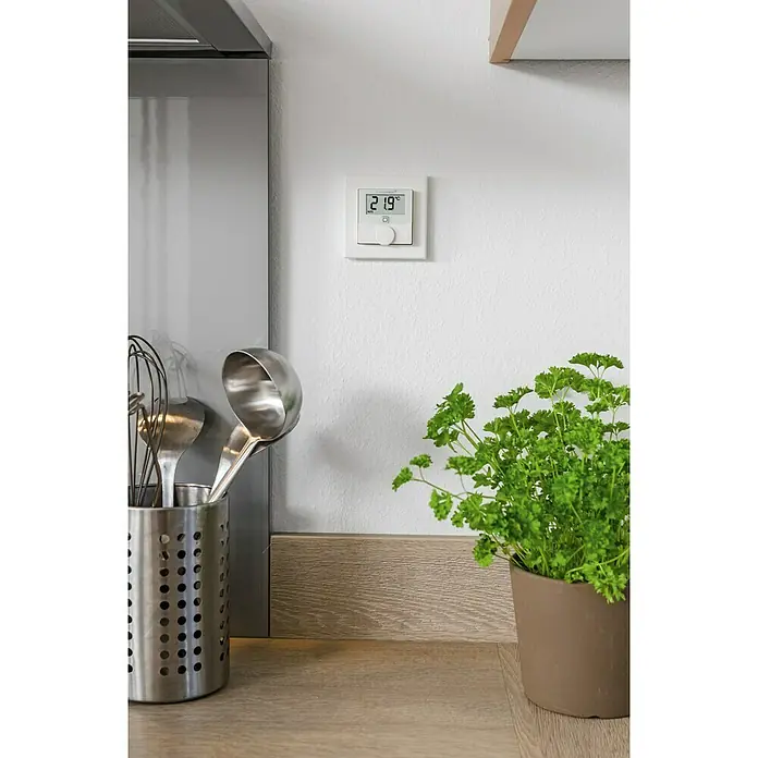 Homematic IP Funk-Raumthermostat HmIP-WTH-2 - Batteriebetrieben, 25 x 86 x 86 mm - Stimmungsaufnahme