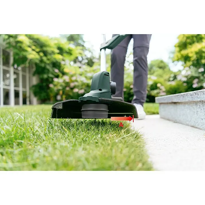 Bosch 18 V Power for All Accu Grastrimmer UniversalGrassCut 18 - 18 V, 2 Ah, Li-ion, Excl. accu, Snijbreedte: 26 cm - Toepassingsvoorbeeld