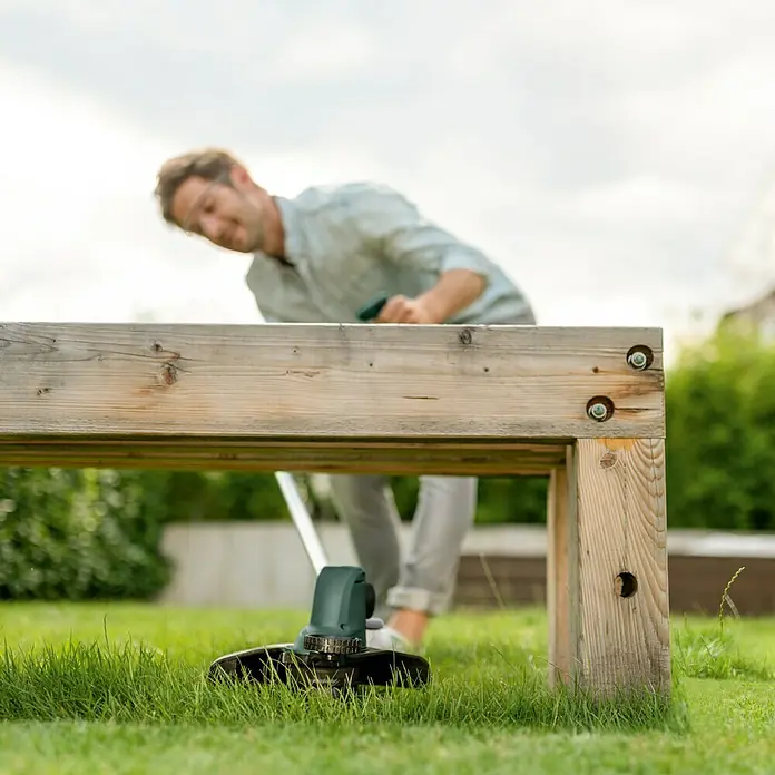 Bosch 18 V Power for All Accu Grastrimmer UniversalGrassCut 18 - 18 V, 2 Ah, Li-ion, Excl. accu, Snijbreedte: 26 cm - Toepassingsvoorbeeld