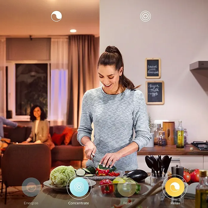 Philips Hue LED-Leuchtmittel White & Color Ambiance - GU10, 5,7 W, RGBW, Dimmbar, 1 Stk. - Anwendungsbeispiel