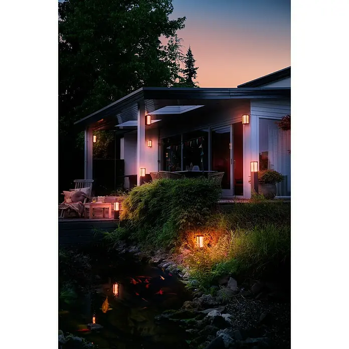 Philips Hue LED-Sockelleuchte Erweiterung - 8 W, Schwarz, L x B x H: 10 x 10 x 40 cm - Anwendungsbeispiel
