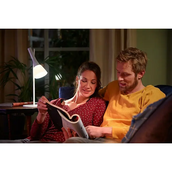 Philips Hue LED žarulja White Ambiance - E14, 5,5 W, Topla bijela, Može se prigušiti, 1 kom - Proizvod u upotrebi