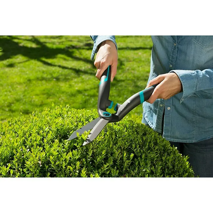 Gardena Ručne škare za živicu PrecisionCut - Duljina oštrice: 23 cm - Proizvod u upotrebi