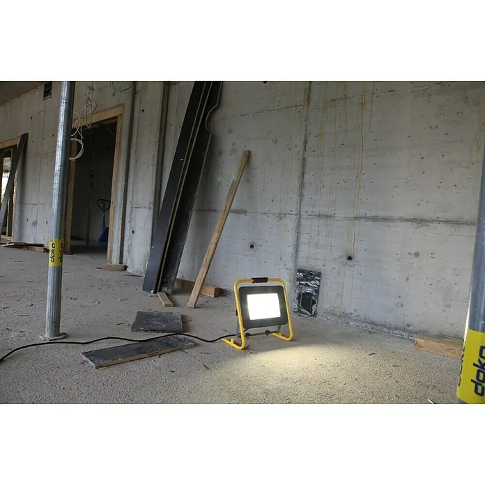 Profi Depot Prijenosni LED reflektor - 100 W, Žuta-crna, D x Š x V: 40,5 x 44,4 x 22,3 cm, IP65 - Pogled sprijeda