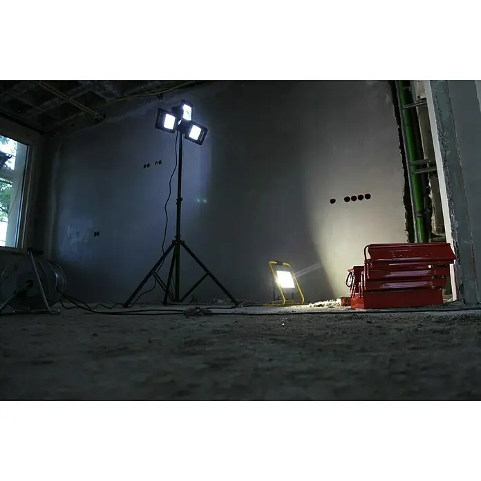 Profi Depot Mobiler LED-Strahler - 100 W, Gelb/Schwarz, L x B x H: 40,5 x 44,4 x 22,3 cm, IP65 - Vorderansicht