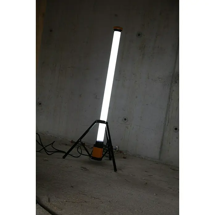 Profi Depot Proyector LED L120 - 54 W, Blanco diurno, 158 cm, IP54 - Vista frontal