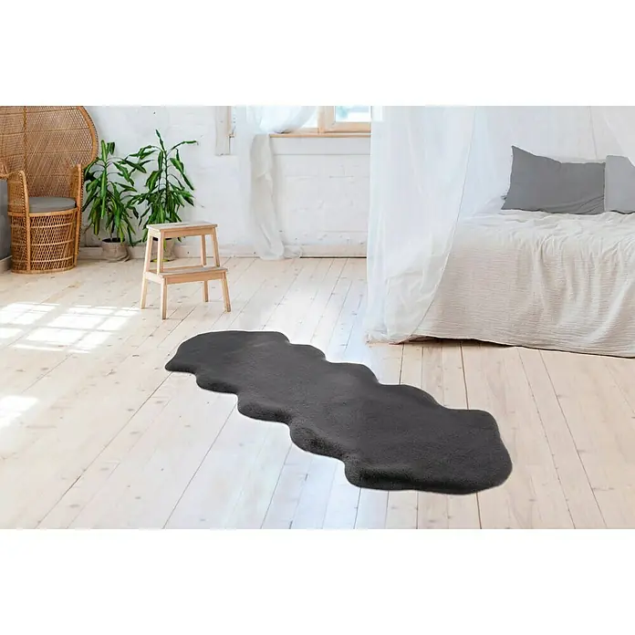 Kayoom Deko-Kunstfell Rabbit doppelt - Tieroptik, Graphit, 180 x 60 cm, 100 % Polyester - Stimmungsaufnahme
